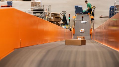 VÄIKESAADETISTE TOLLIMAKS ⟩ Omniva selgitab, kuidas seda tasuda ja välitida pettuseid