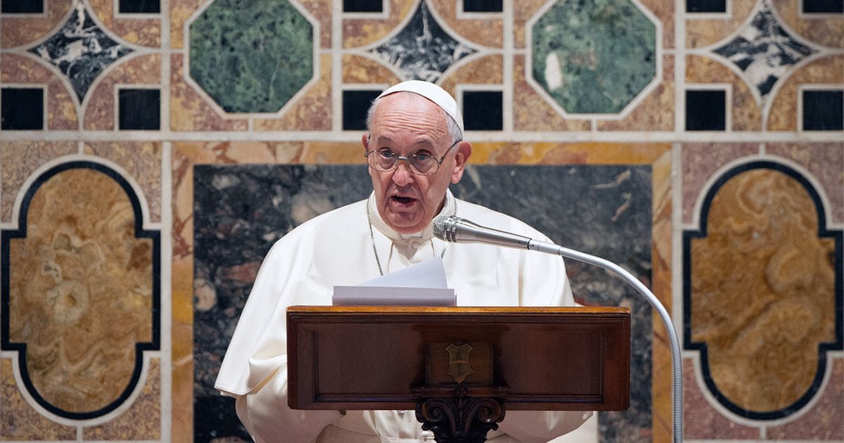 PÕDUR PAAVST ⟩ Franciscus jättis tervisemurele viidates kõne pooleli