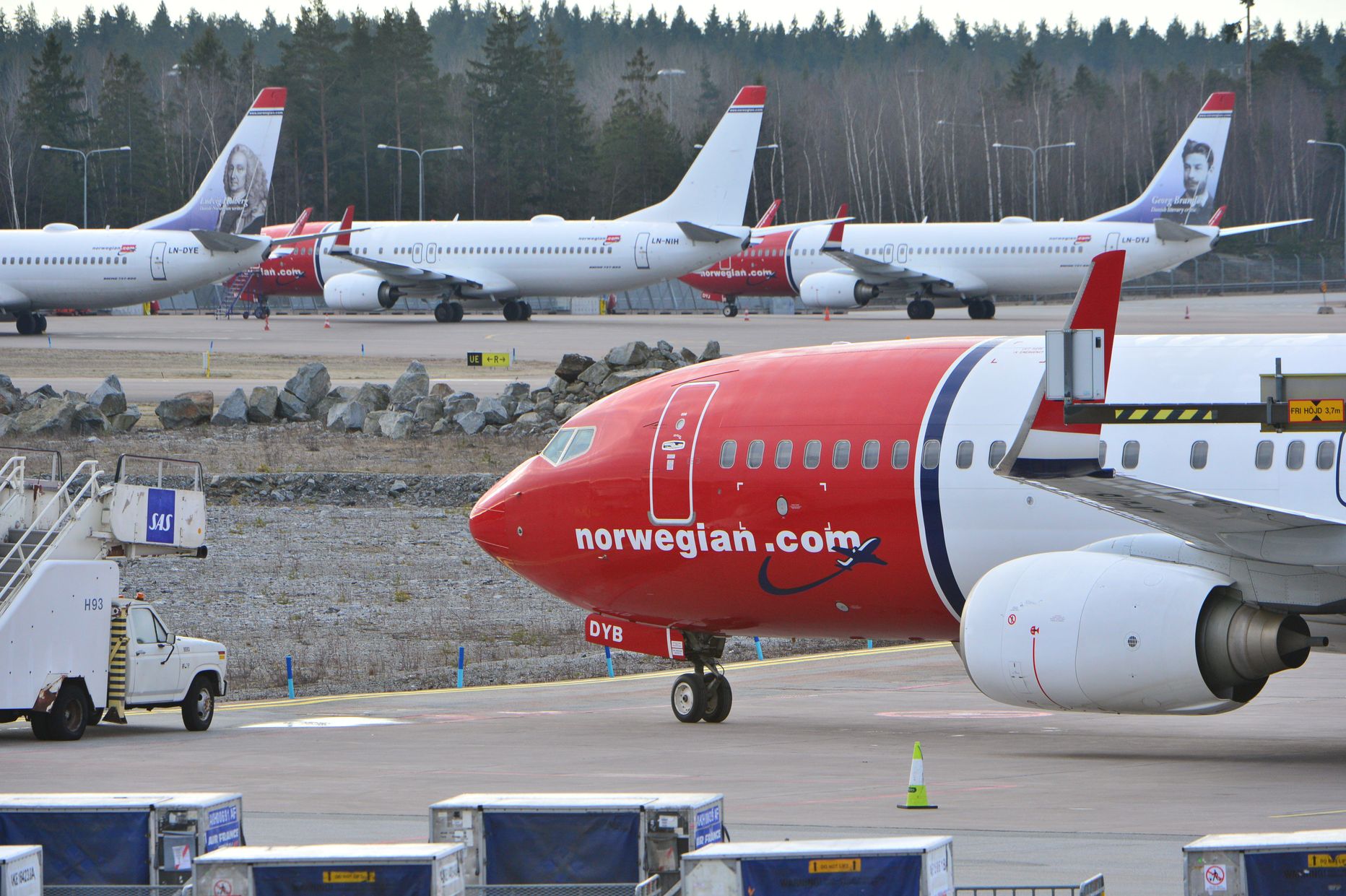STOCKHOLM 20150305
Parked Boeing 737-800 aircrafts belonging to budget carrier Norwegian seen at at Stockholm Arlanda Airport March 5, 2015. 650 pilots employed by to Norwegian Air Norway (NAN) are on strike grounding flights in Norway, Sweden and Denmark. 
Photo: Johan Nilsson / TT /   
**  SWEDEN OUT  **
