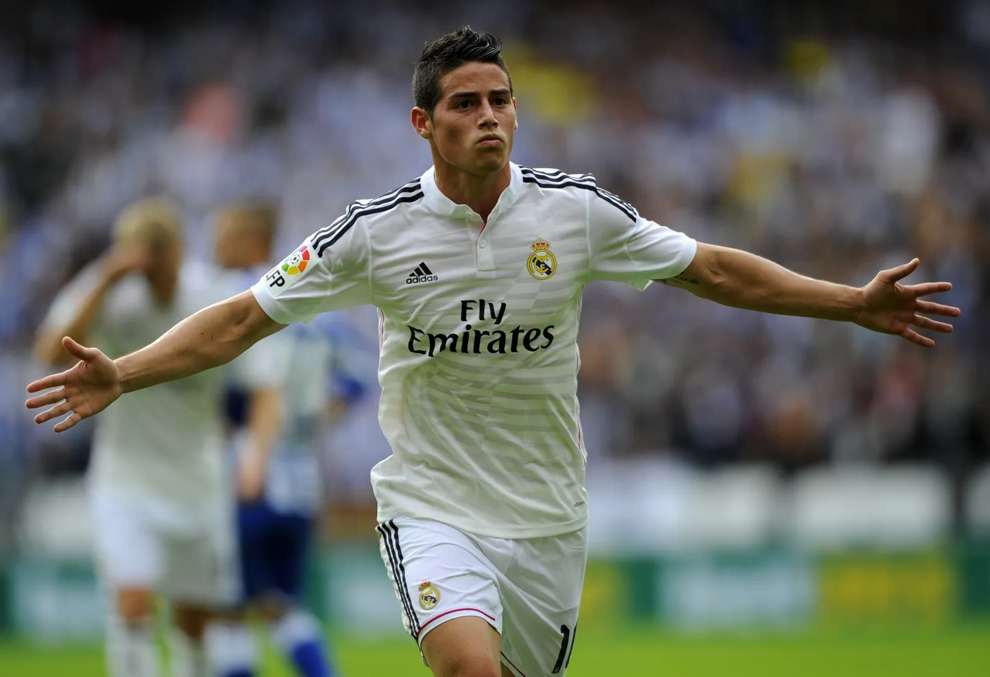 James Rodriguez iluväravat tähistamas.