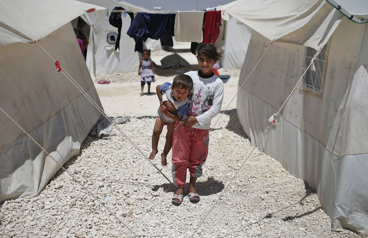 Süüria põgenikest lapsed Türgi-Süüria piiril asuvas Suruçi laagris. Türgis arvatakse olevat ligi kaks miljonit süürlast.