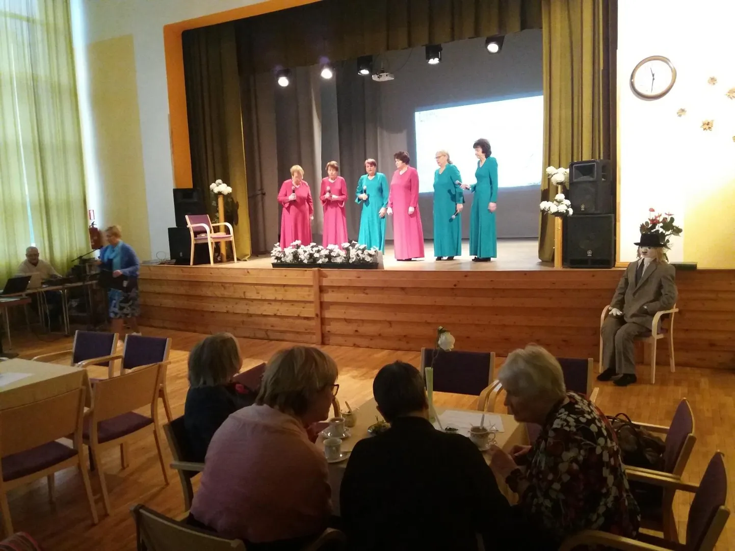 Ajaloopäeval Roela rahvamajas on kavas ettekanded, esinevad kohalikud taidlejad.