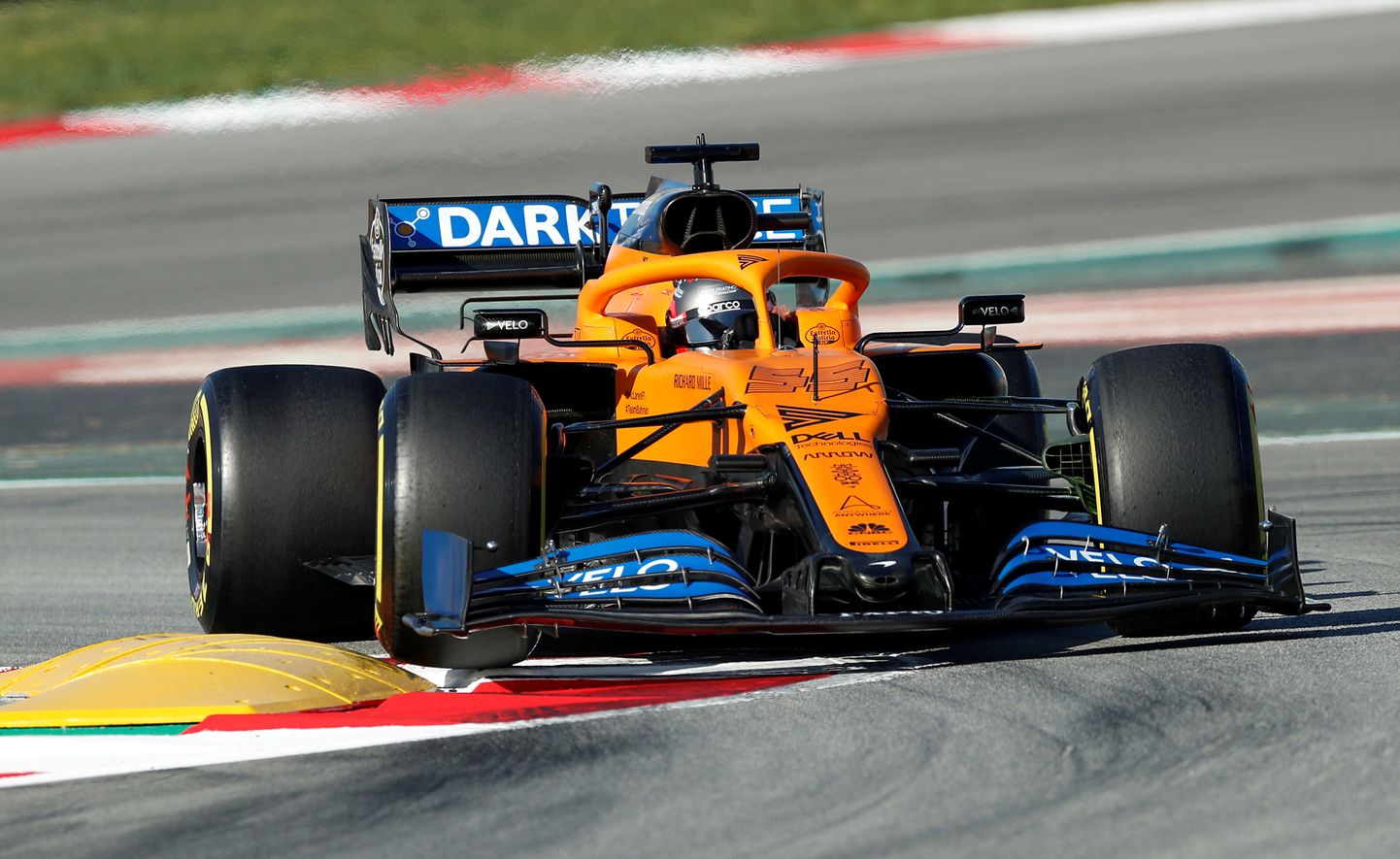 McLareni sõitja Carlos Sainz hooajaeelsel testil.