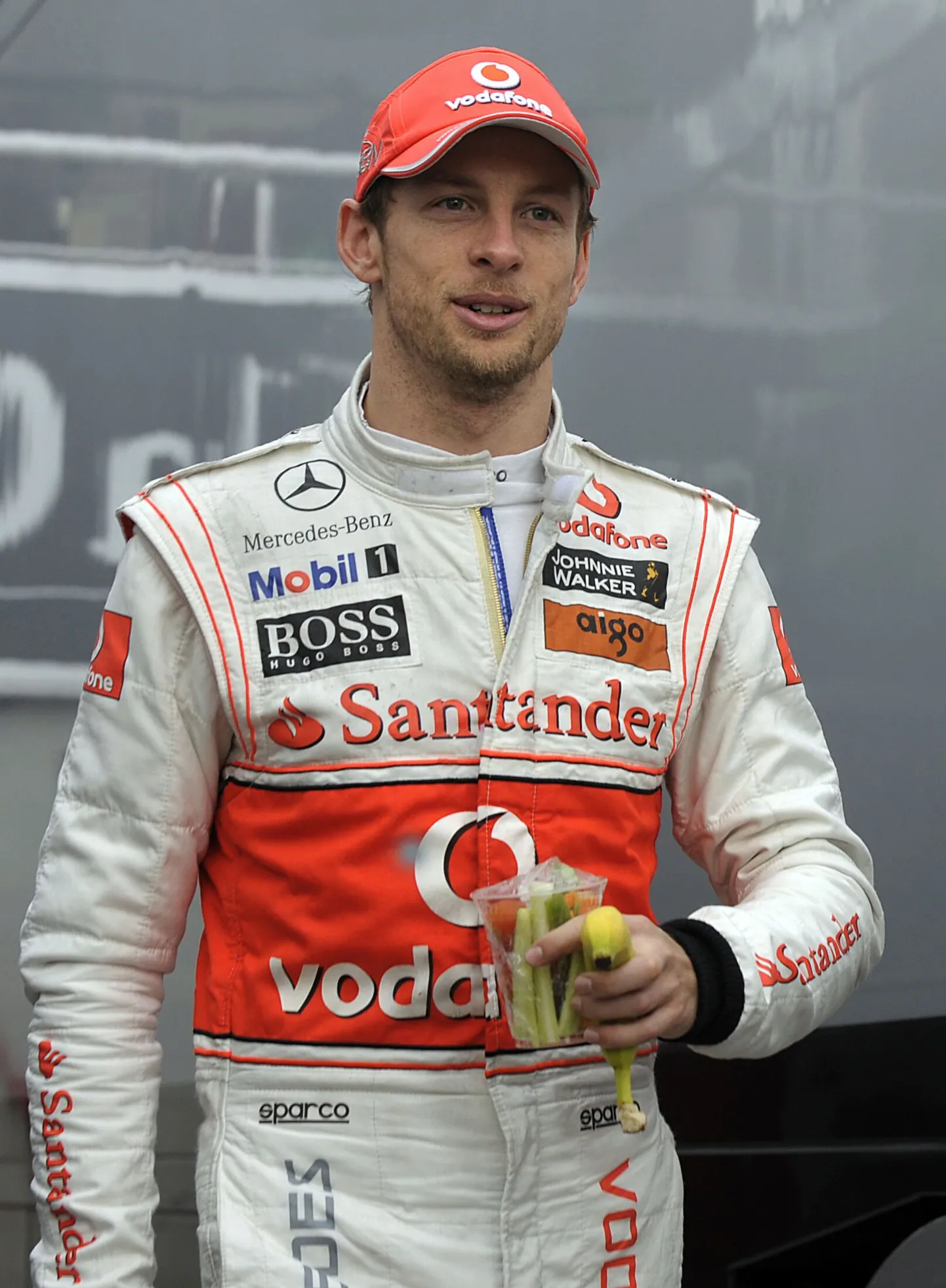 Jenson Button McLareni vormis.