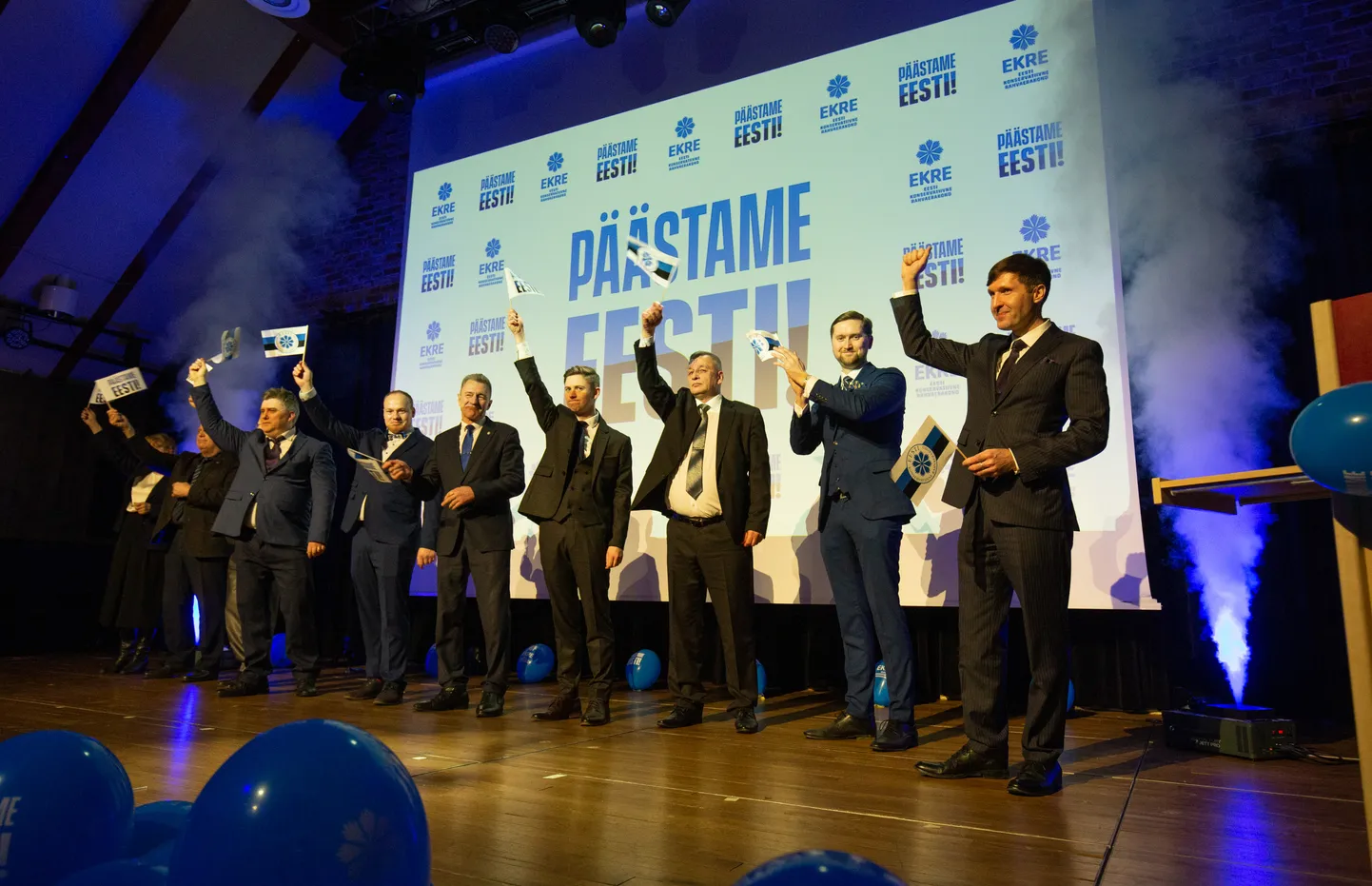 EKRE esimehe Martin Helme suur valimisturnee Viljandi pärimusmuusika aidas.