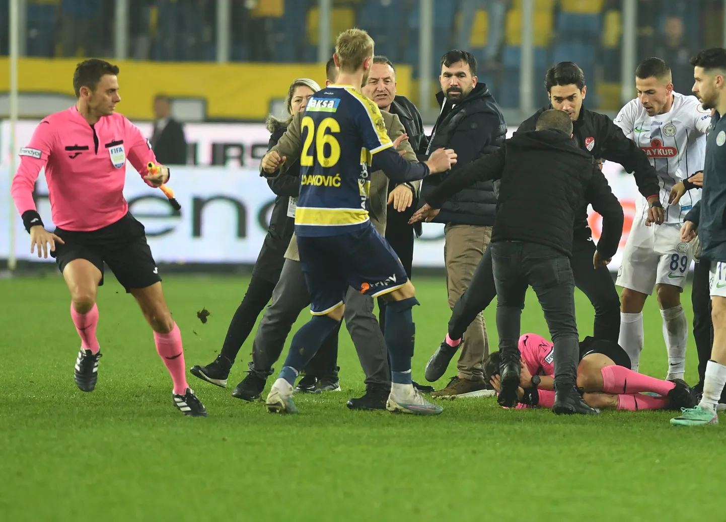Скандалы в турецком футболе не утихают.