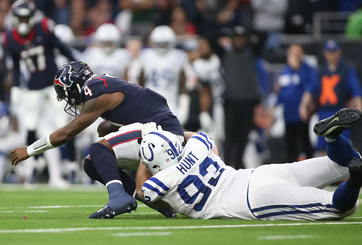 Margus Hunt Houston Texansi mängujuhti Deshaun Watsonit ahistamas.
