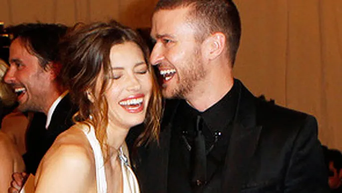 Джастин Тимберлейктің «Бенефистері бар достар» фильміндегі татуировкасы