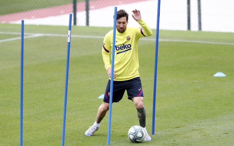 Jalgpalliklubi FC Barcelona argentiinlasest ründeäss Lionel Messi tegi maikuus individuaaltreeninguid.