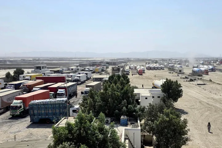 Iraani-Pakistani piiril seisavad endiselt tuhanded veokid