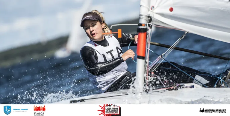 Carolina Albano ITA210760 - Neidude arvestuse liider - Laser Radial Noorte Euroopa Meistrivõistlused 2016 - 12.08.2016 - foto Alberto Sanchez