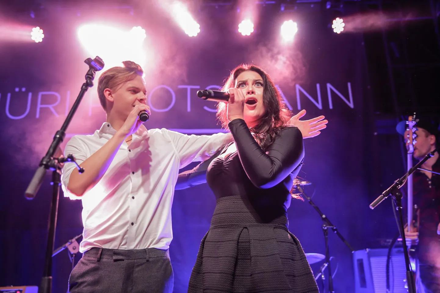 Jüri Pootsmann esitles Sinilinnus lühialbumit, Jüri ja Elina Born
