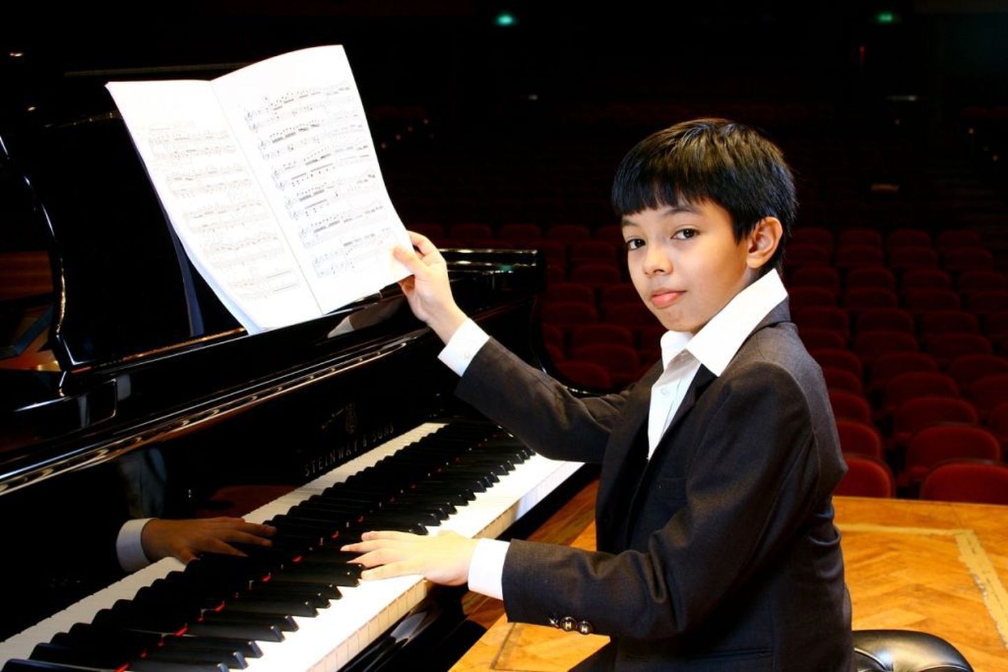 Lapsgeenius Tengku Ahmad Irfan on komponeerinud üle 20 originaalteose, neist esimese kuueaastasena.