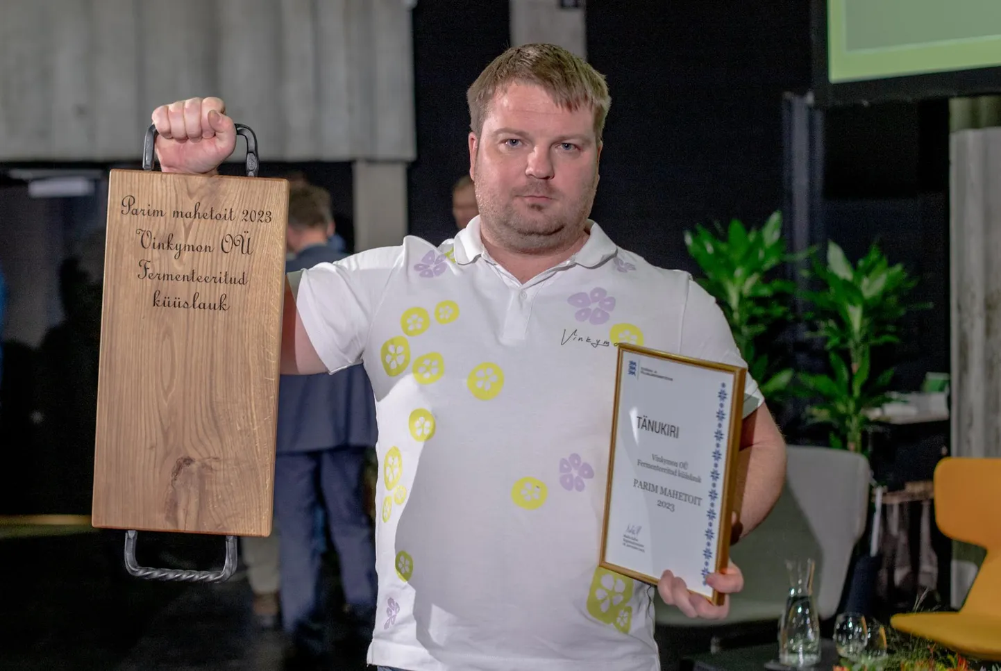 Mullune aasta noortalunik Rando Vink, kelle asutatud Vinkymon OÜ toodab fermenteeritud küüslauku.