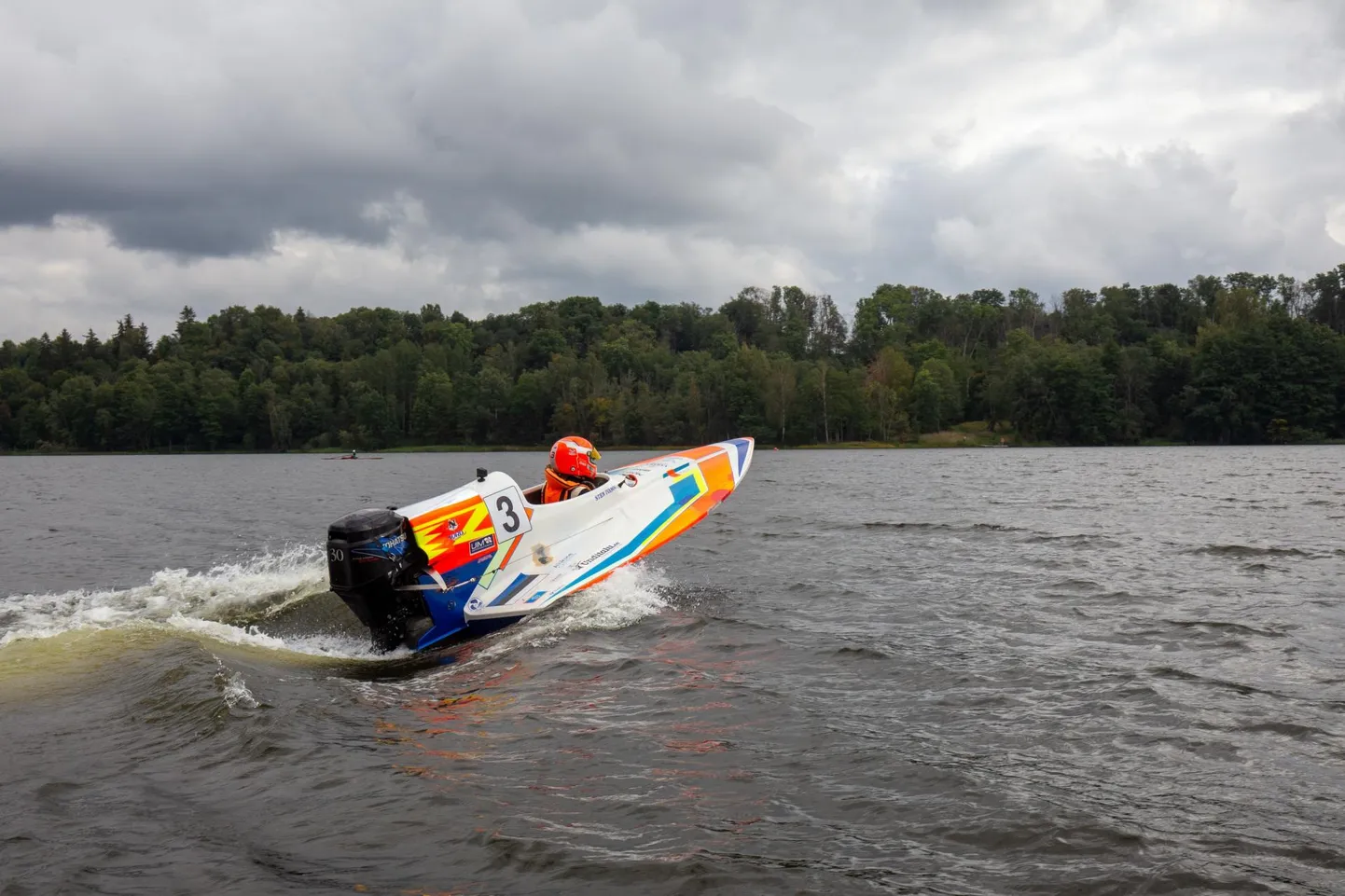 Nord Racing Clubi sõitja Sten Ivanov asub homme Läti meistrivõistluste viimasel etapil võistlustulle ringrajapaatide GT-30 klassis. Kodujärvel said tehtud viimased katsetused enne võistlust.