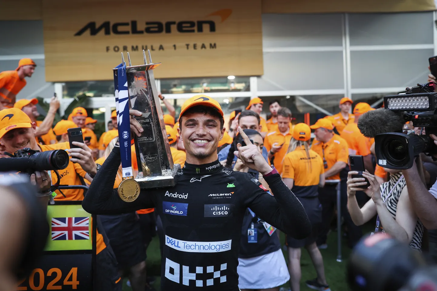 Lando Norris võitis Miamis karjääri esimese F1-etapi.