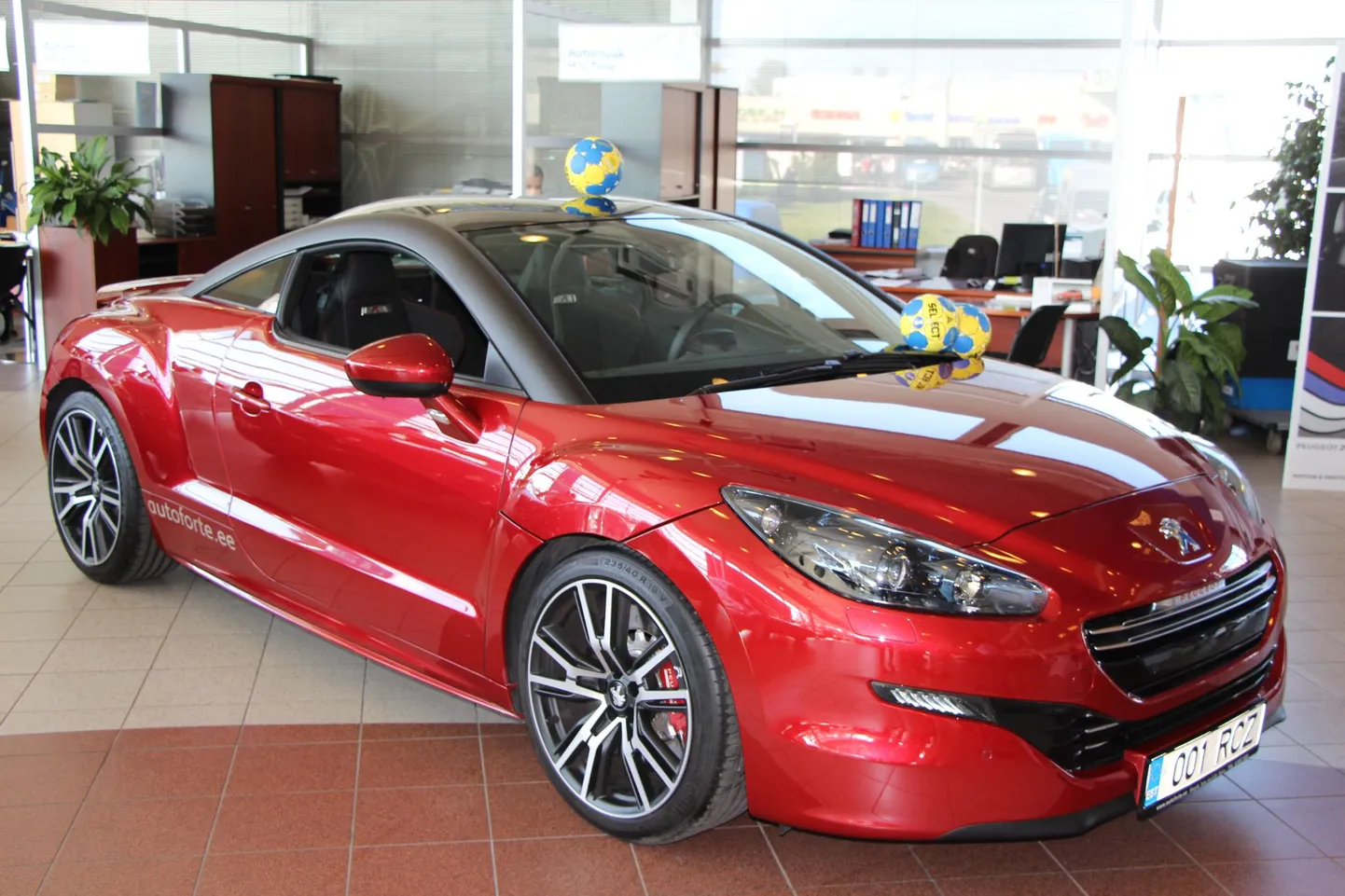 Peugeot RCZ-R.