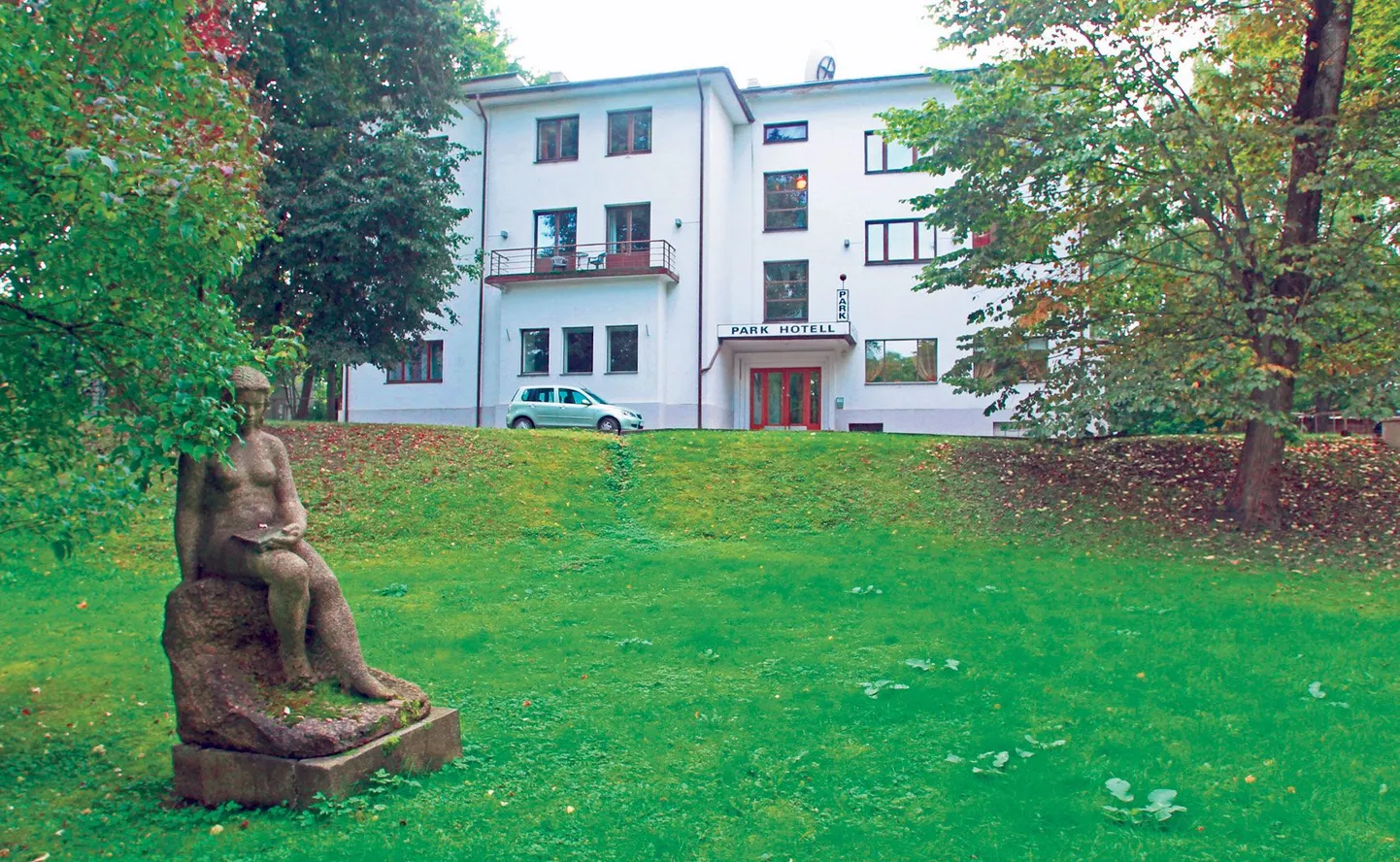 Miljööväärtuslikul alal paiknev Park hotell peab ruumid tühjaks tegema oktoobri keskpaigaks.