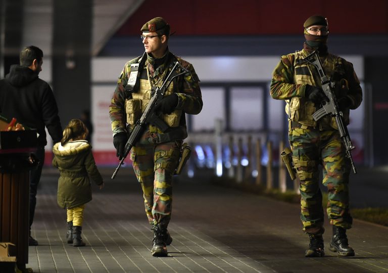 Belgia sõjaväelased Brüsseli tänaval patrullimas Foto: Scanpix