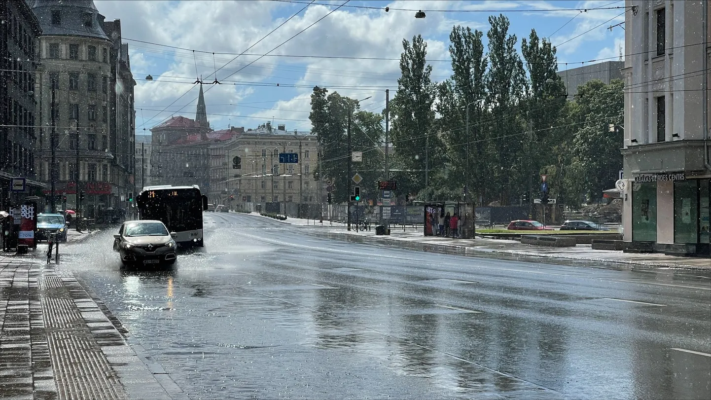 Lietus Rīgā svētdien, 10. jūlijā