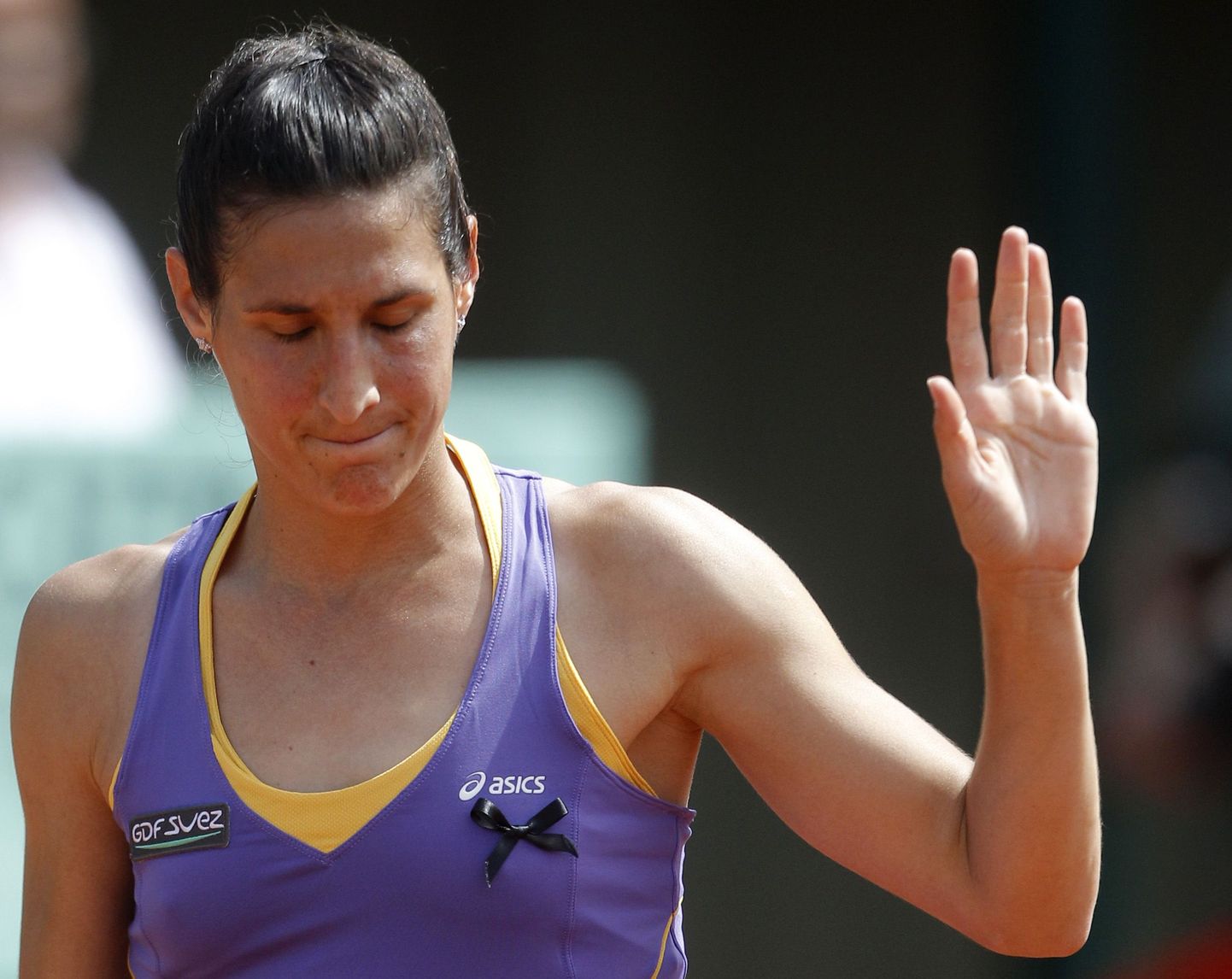 Virginie Razzano pidi Prantsusmaa lahtistel tennisemeistrivõistlustel avaringis kaotuse vastu võtma.