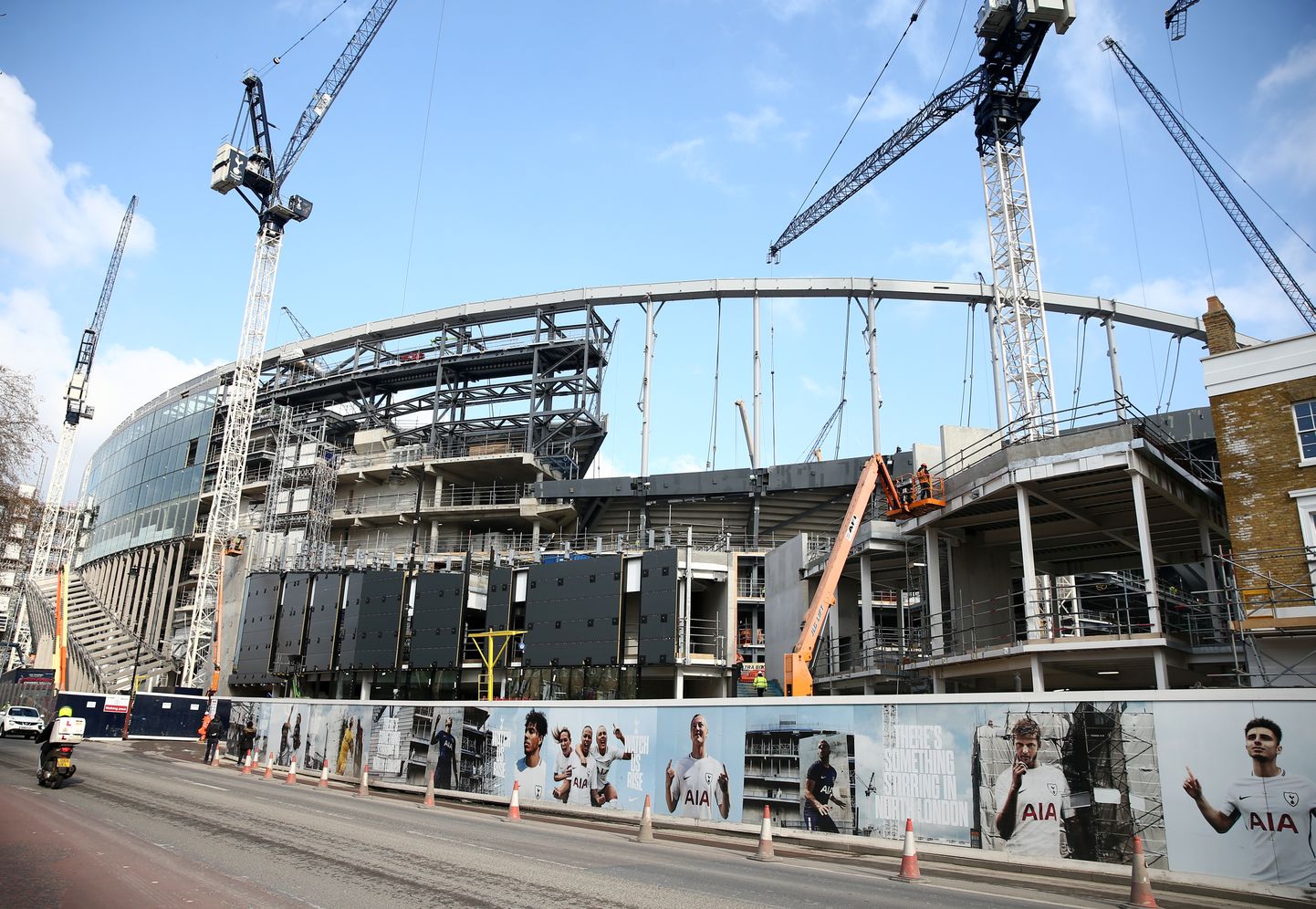 Tottenham Hotspuri White Hart Lane'i staadioni ehitustööd. Tulevikus peaks siin ilmselt kodu leidma ka Londoni esimene NFLi meeskond.