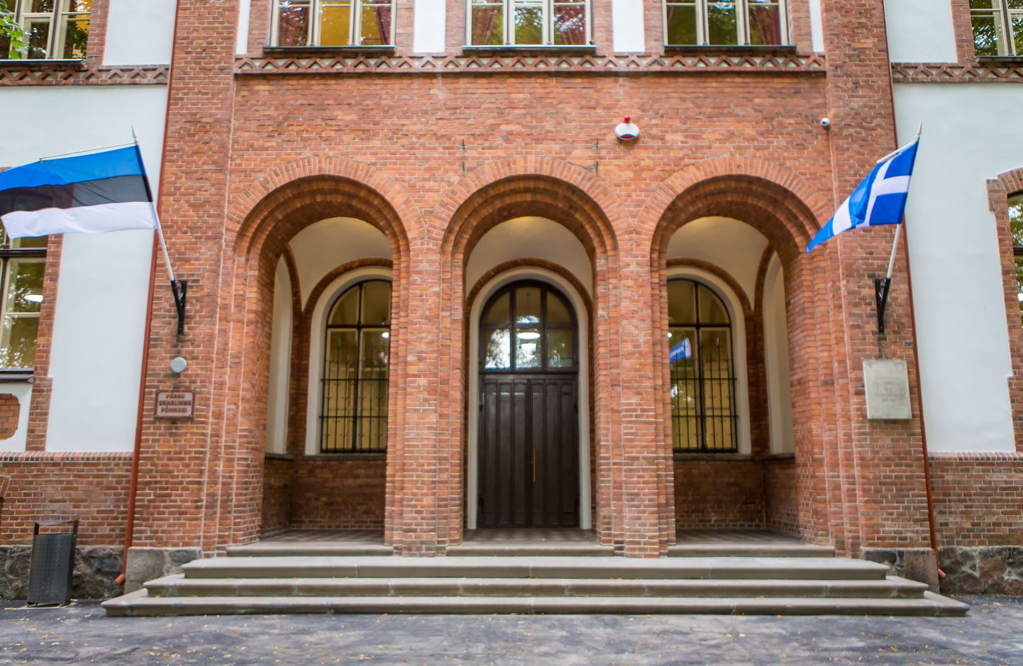 Pärnu vanalinna põhikooli hoone.