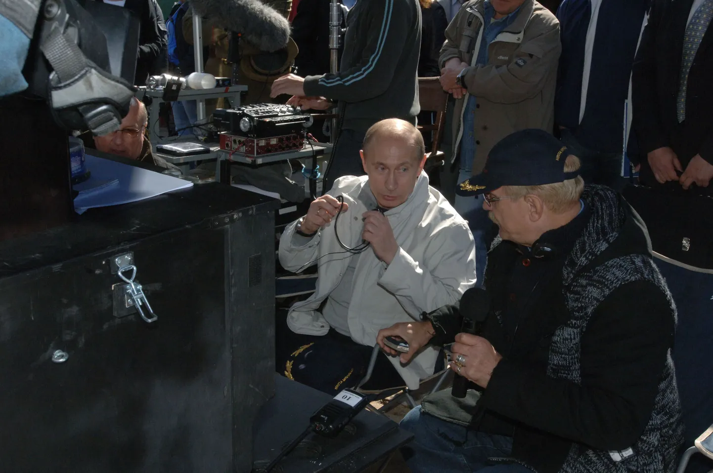 Vene Föderatsiooni peaminister Vladimir Putin vestlemas poliitikust filmirežissööri Nikita Mihhalkoviga uue sõjafilmi võtetel.