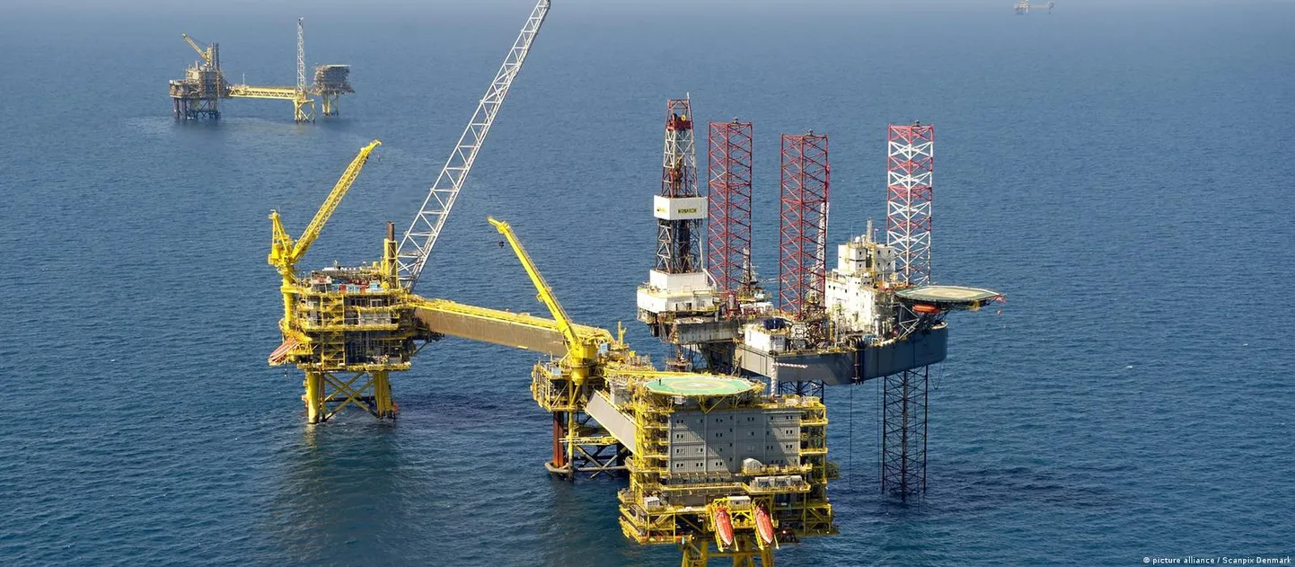 Платформа для разработки газовых и нефтяных месторождений
