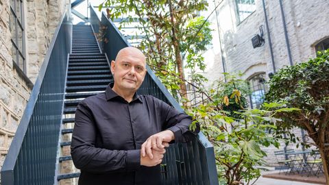 «PANIN TINDERIS VANUSEKS 40!» ⟩ Phuketil elav reisijuht Andres Vink peab endast kaks korda noorema Tai naise Monaga lapseplaane