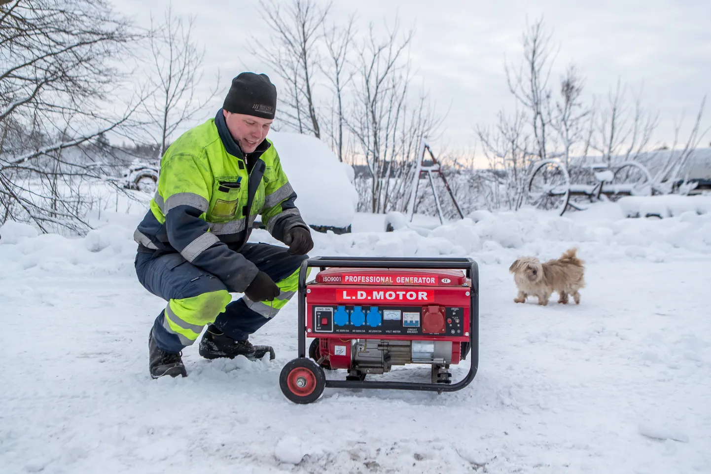 ERKO SIINER näitab, et igaks juhuks on majapidamises olemas ka generaator elektri tootmiseks, kuid seekord seda veel vaja ei läinud.