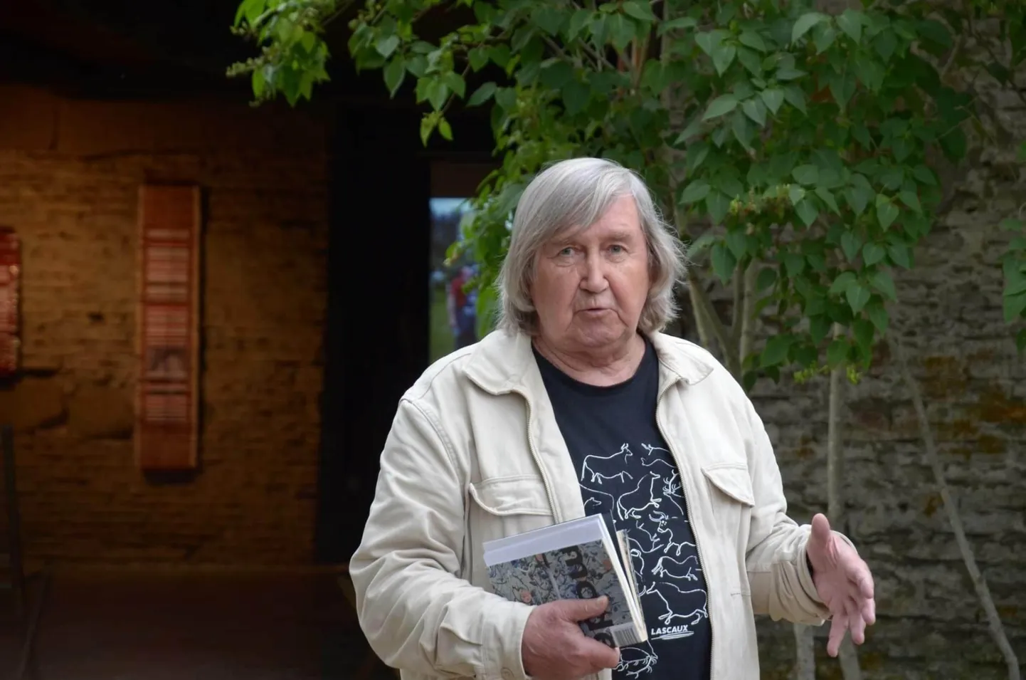 Andres Langemets mullu sügisel Kalame talus Karepal kõnelemas Leonhard Lapinist.
