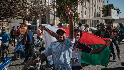 Madagaskari noored protestijad sundisid presidendi väidetavalt riigist lahkuma