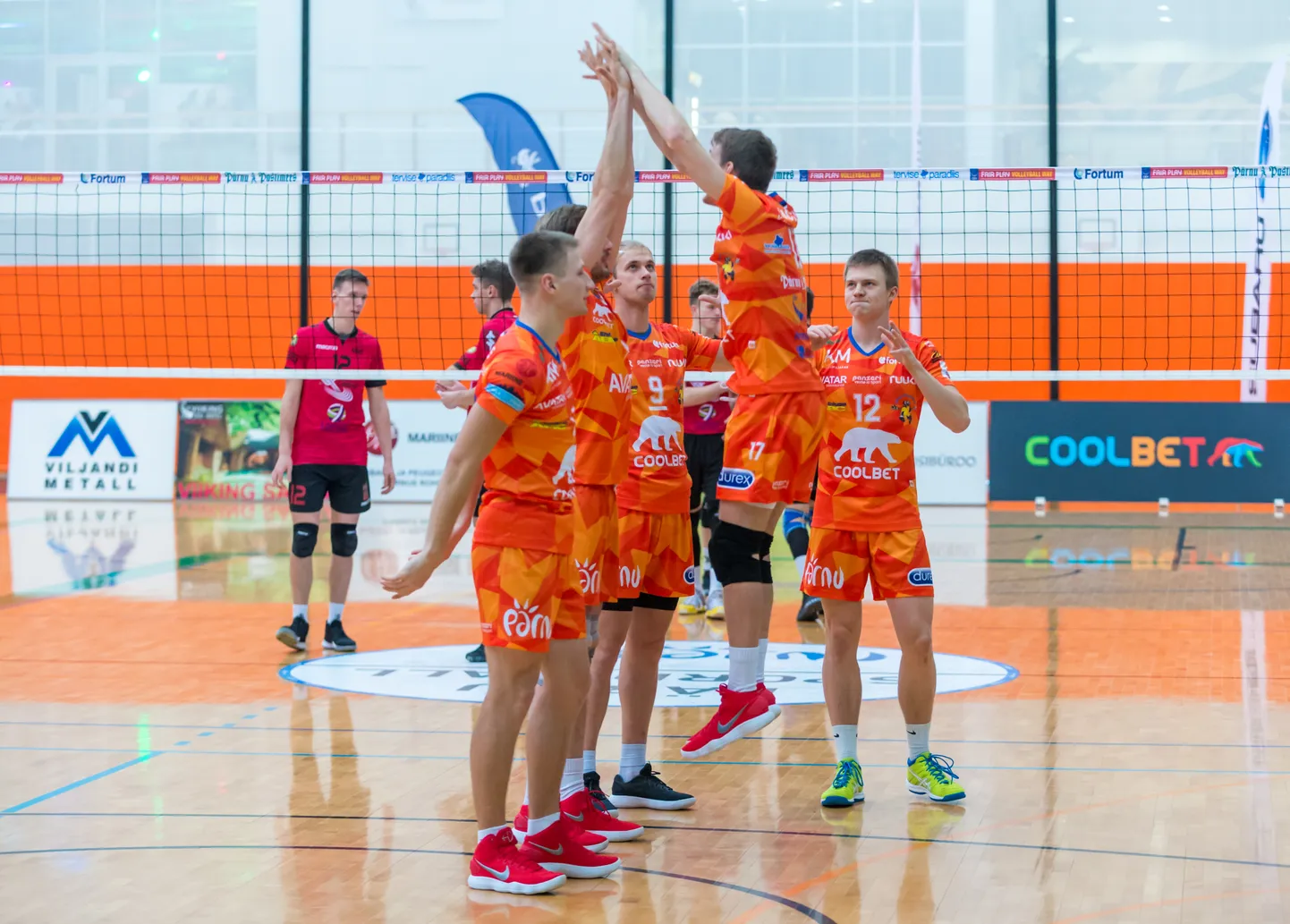 Pärnu võrkpalliklub meeskond naaseb ligi kuu pikkuselt pausilt ja võõrustab kodusaalis tartlasi.