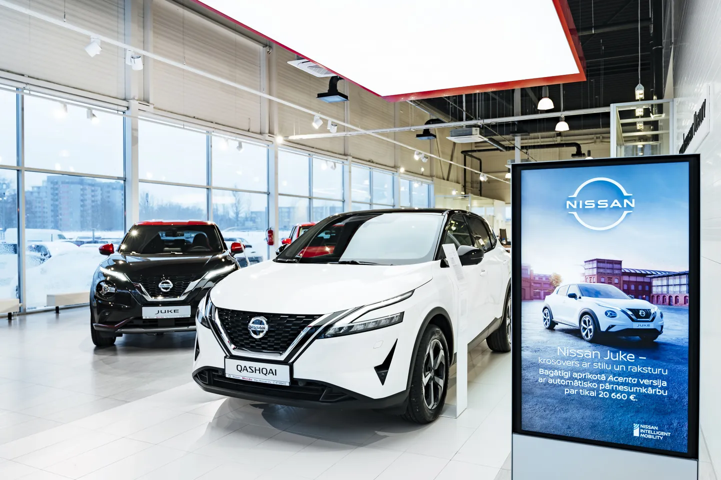 Durvis vēris jaunais Nissan autosalons Skanstes ielā