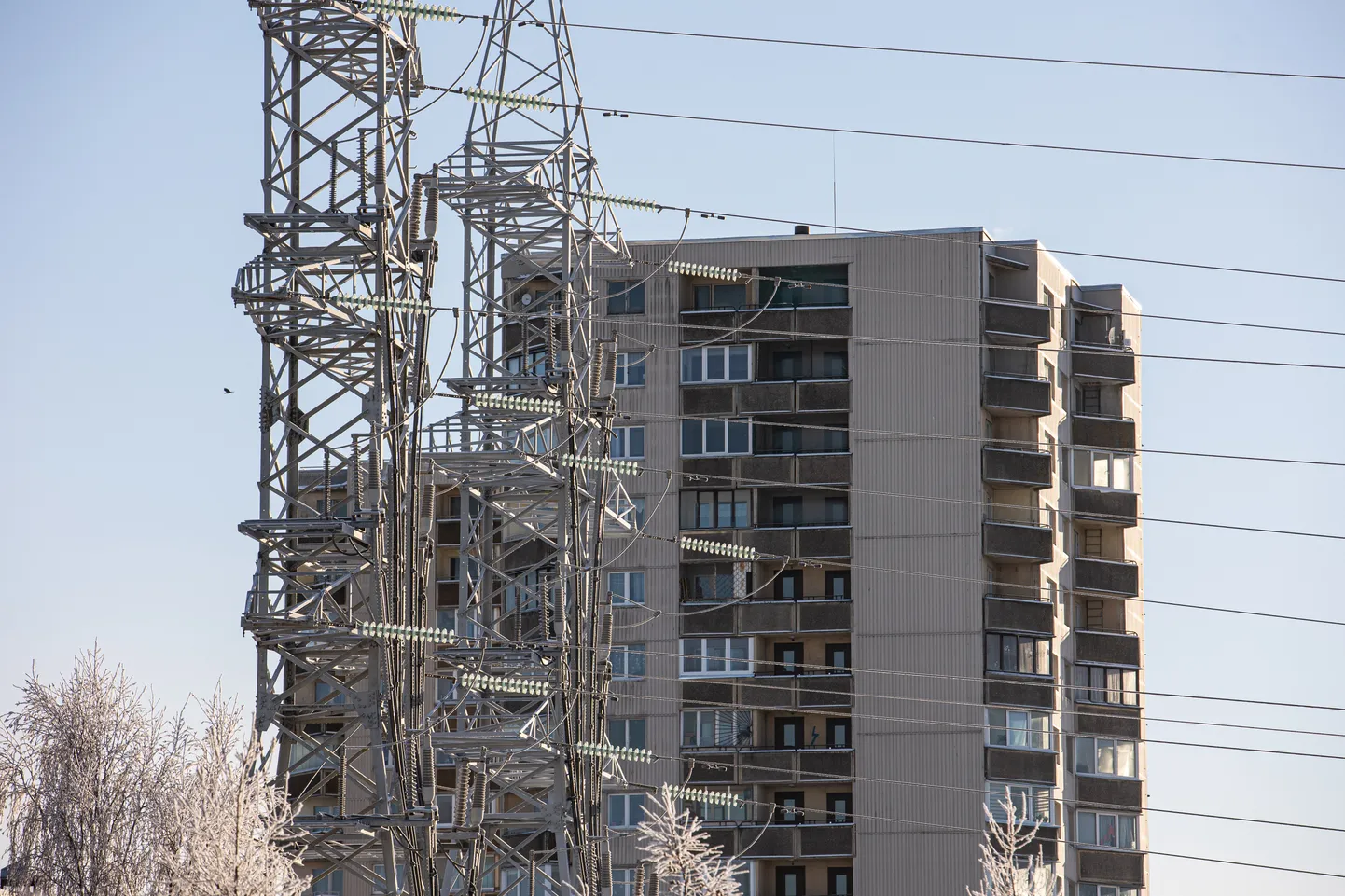 Elekteriliinid Tallinnas Lasnamäel.