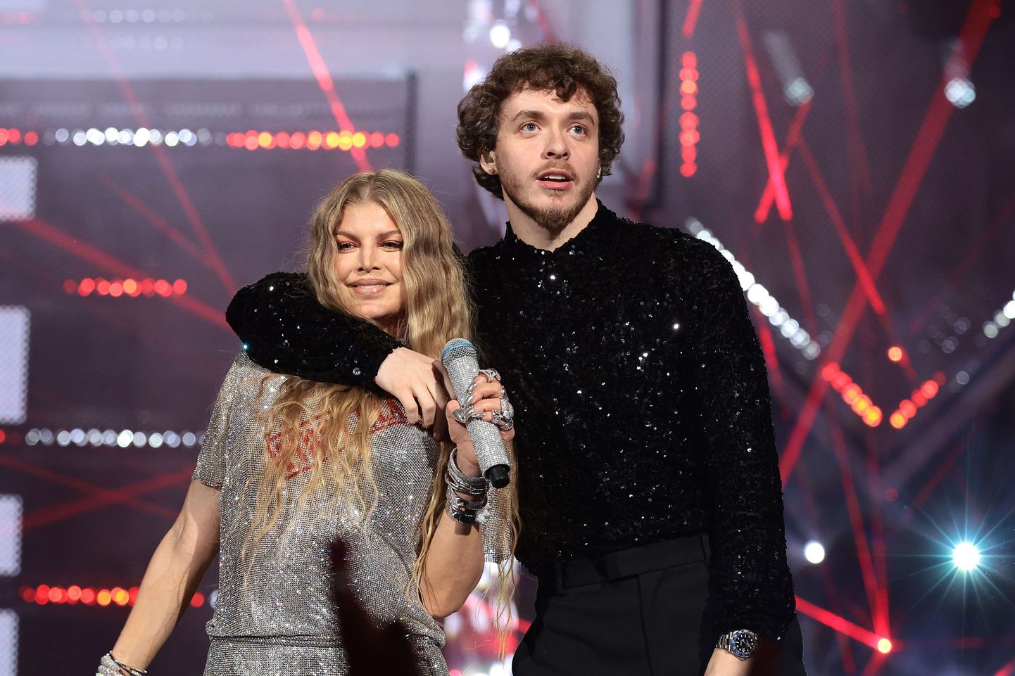 Lauljatar Fergie koos räppar Jack Harlow'ga 2022. aasta MTV videoauhindade galal esinemas.