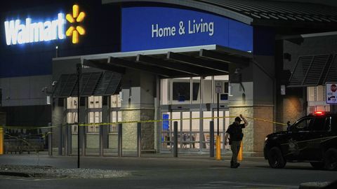 V ZDA moški v "Walmartu" napadel sosede, umrlo 11 ljudi