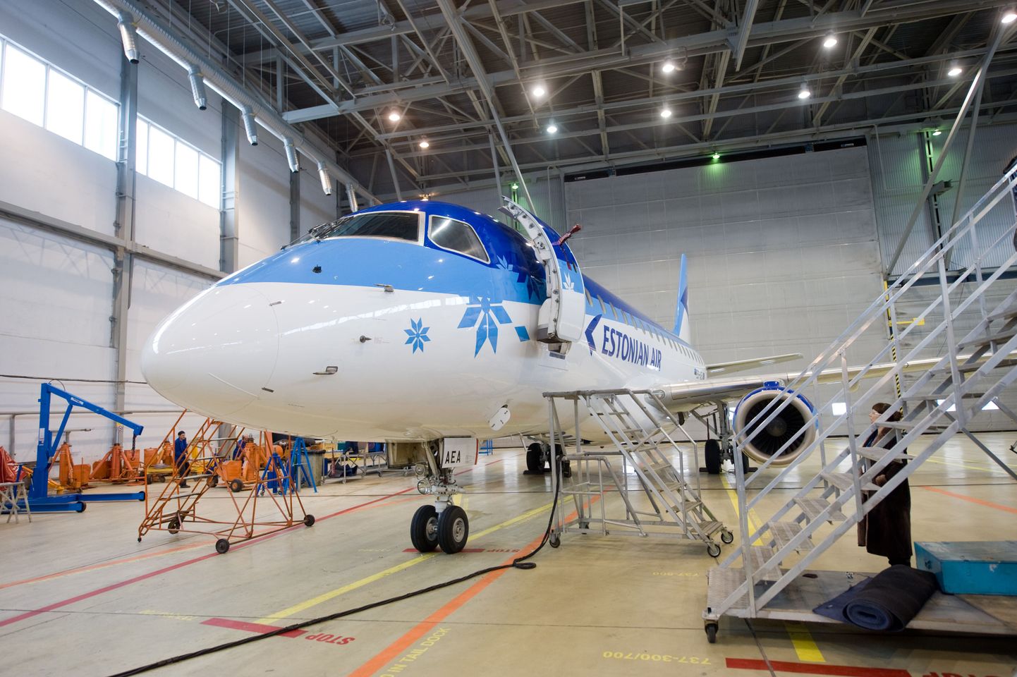 Estonian Airi uus lennuk Embraer 170.