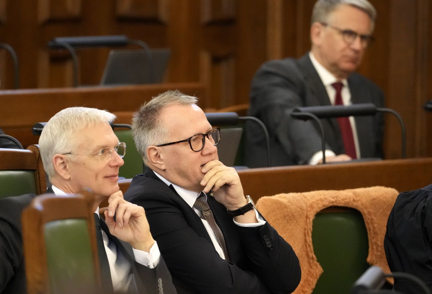Ministru prezidents Krišjānis Kariņš (no kreisās) un finanšu ministrs Arvils Ašeradens.