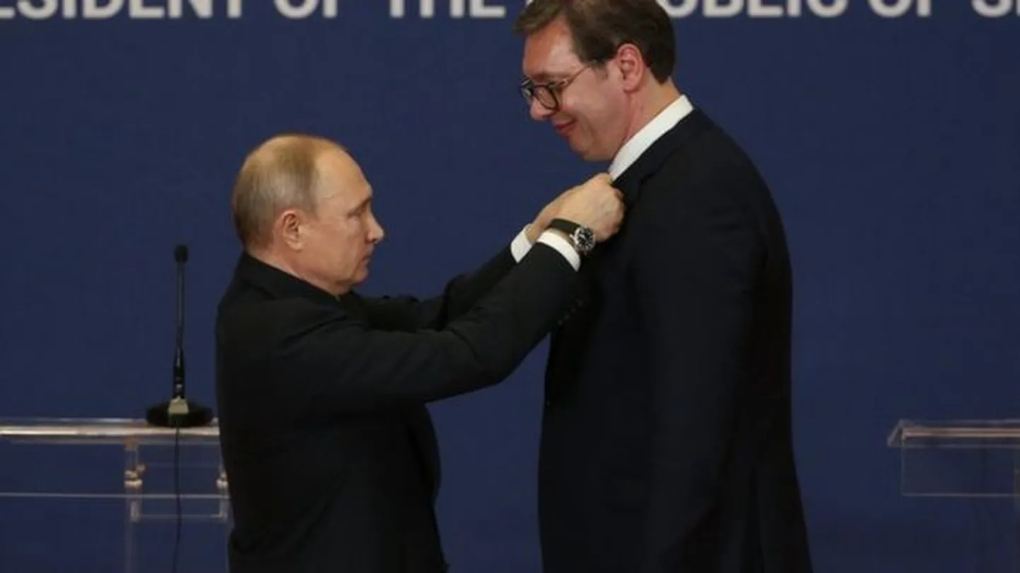 "Путин отлично понимает проблемы Сербии, не зря он мне дал орден Александра Невского", - заявил Вучич