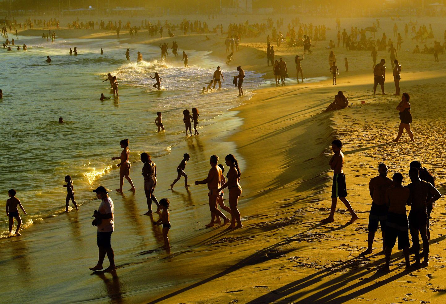 Pühapäeval Rio de Janeiro Leme rannas.
