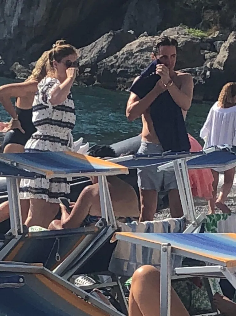 Printsess Beatrice ja ta kallim Edoardo Mapelli Mozzi kihlusid. Möödunud sügisel puhkasid nad Itaalias Amalfis