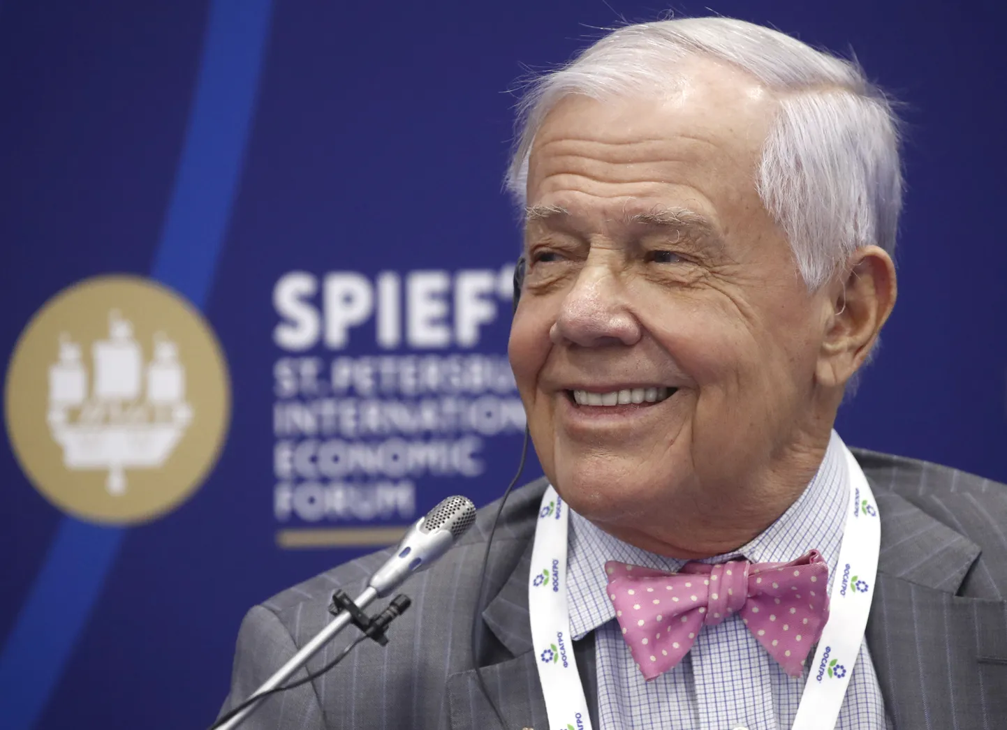 Legendaarne investor Jim Rogers peab bitcoini edu korral tõenäoliseks valitsuste rünnakut krüptorahadele, sest ei soovita kaotada kontrolli raha üle