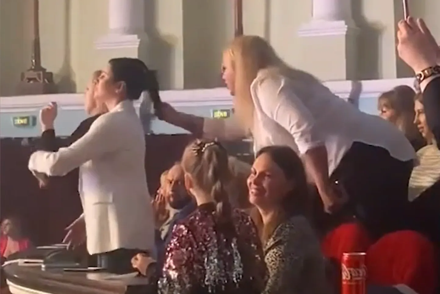 Скриншот видео.