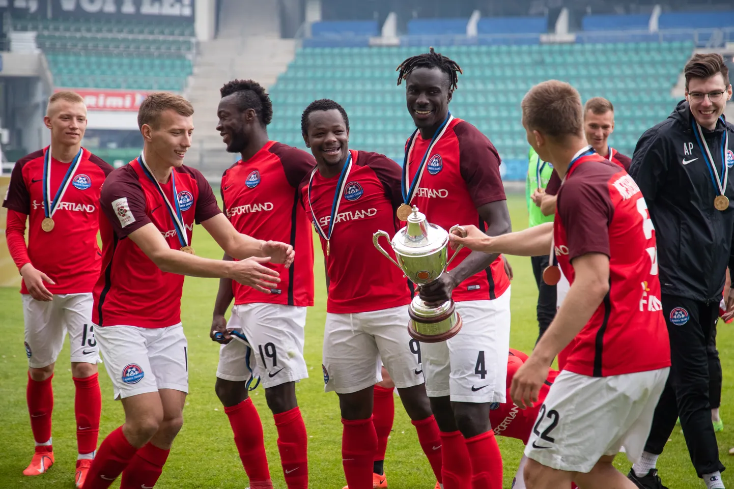 Üritus lõppeb Narva Transi ja FC Flora liigakohtumisega.