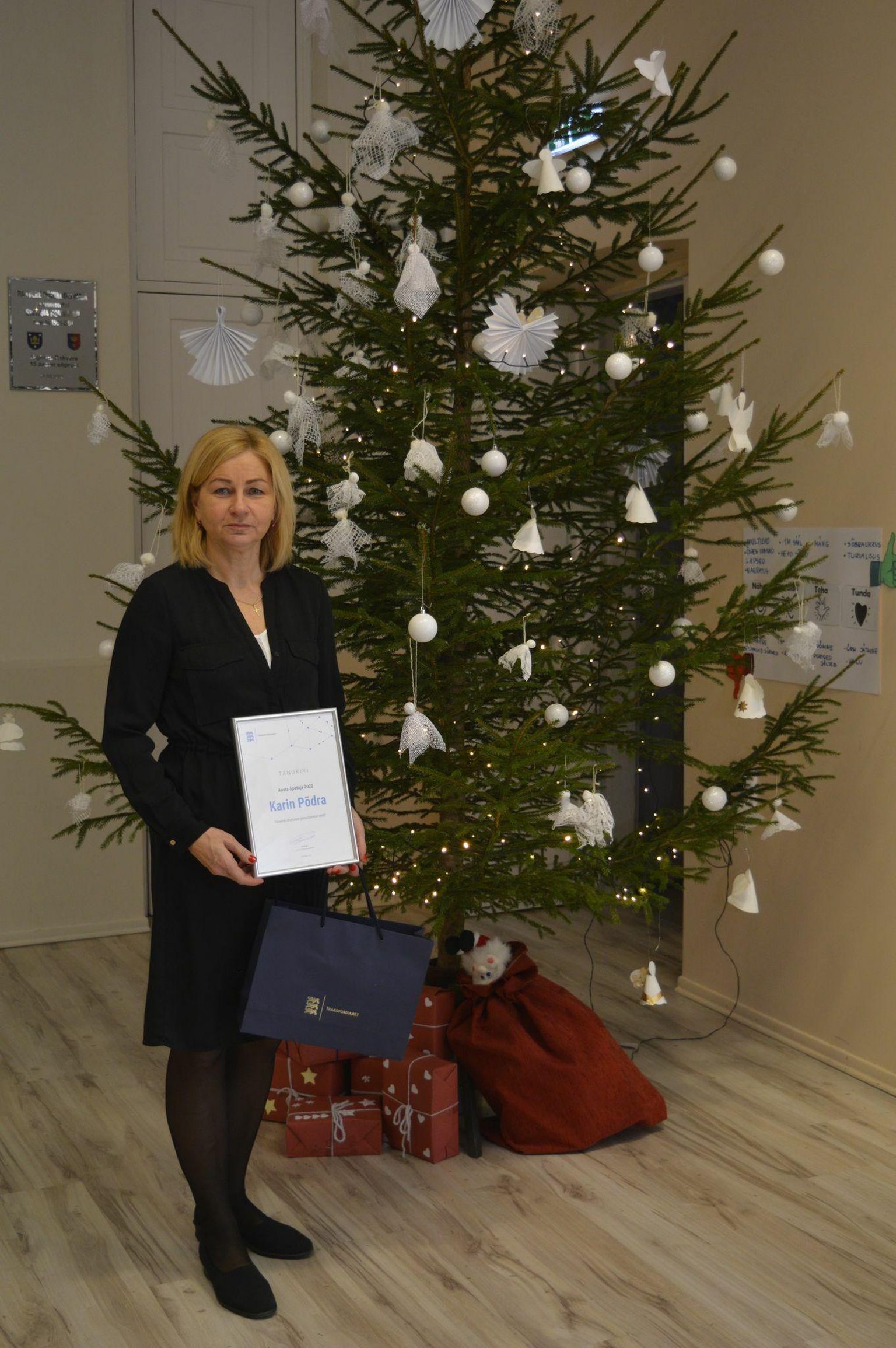 Karin Põdra sai auhinna kätte esmaspäeval.