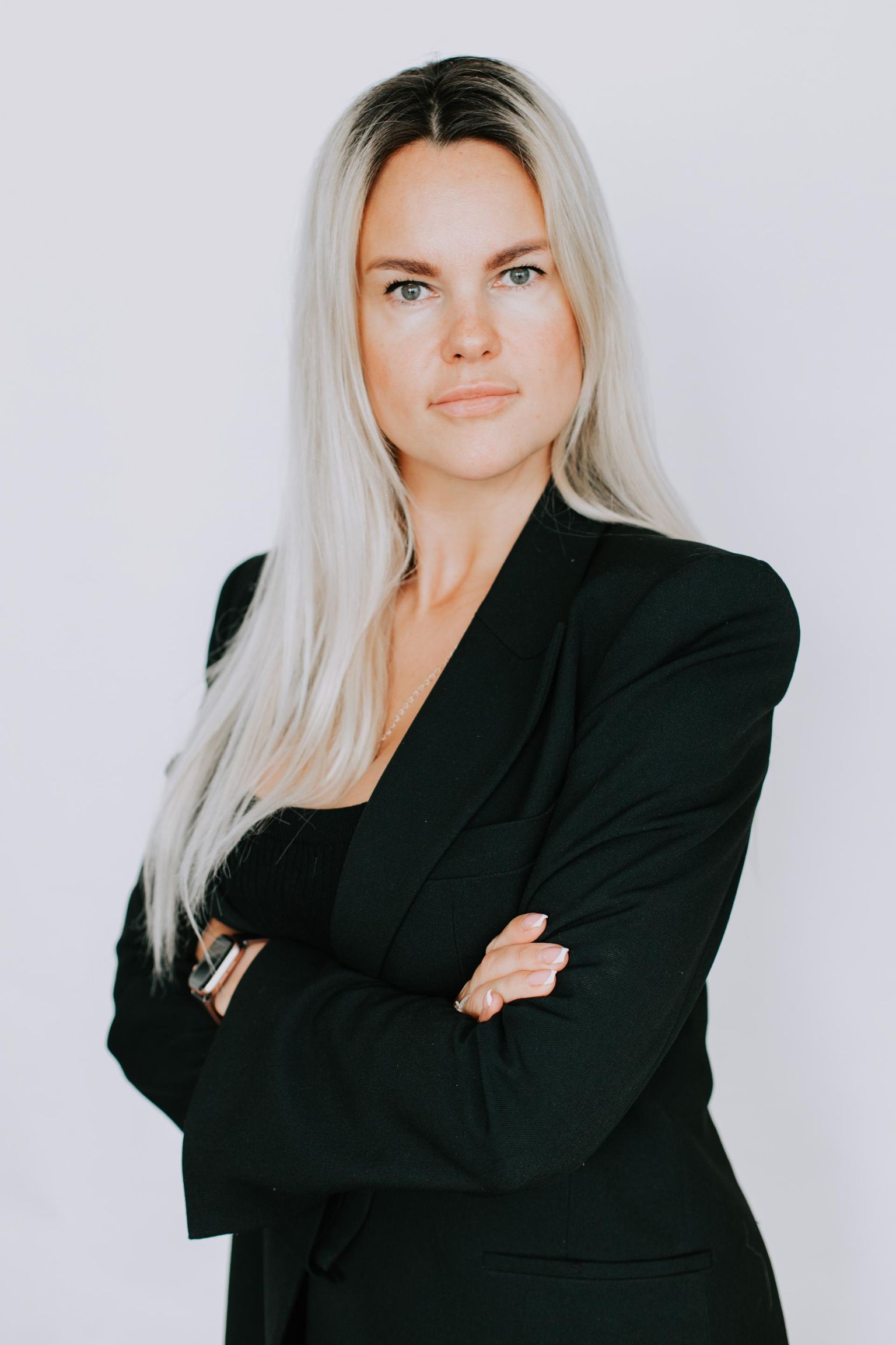 Kristina Mustonen töötas enne Maxima Eesti juhiks saamist Maxima Eestis ostujuhina, juhtis mitut osakonda ning viimasel viiel aastal oli kommertsosakonna juht ja juhatuse liige.