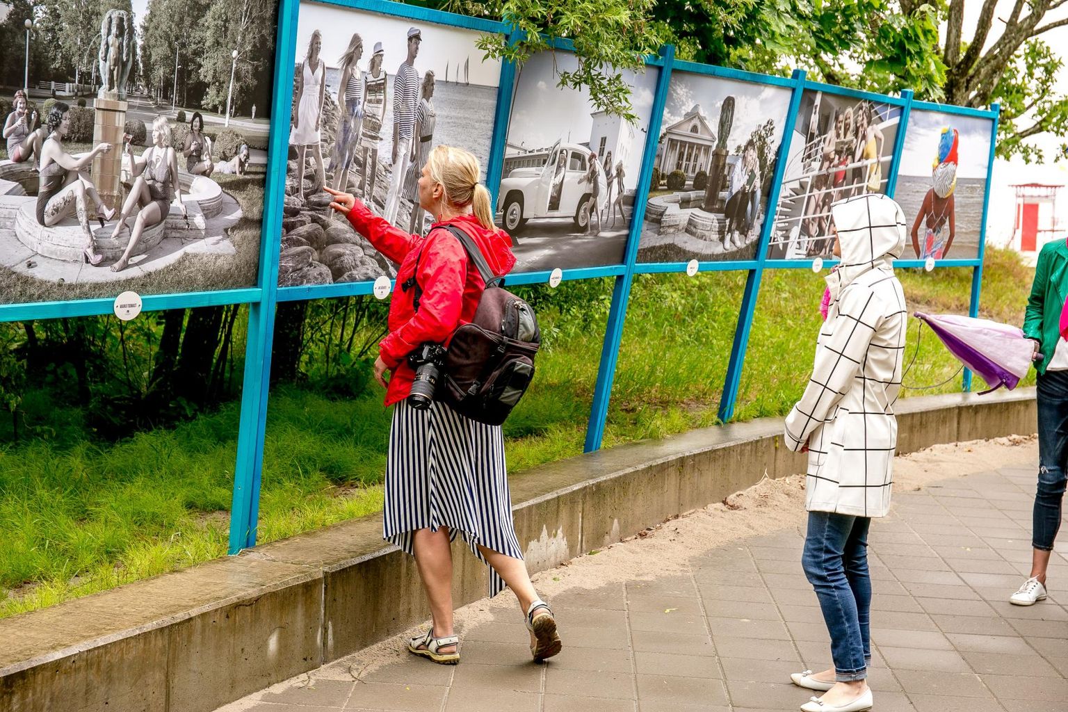 Pärnu rannas, ajaloolise mudaravila hoobe taga avati kuurorti 180 aasta juubeli tähistamiseks fotonäitus “Pärnu – tänapäeva kuurort”, kus on eksponeeritud on fotokunstirühmituse F8 fotograafide kümme suuremõõtmelist pilti.