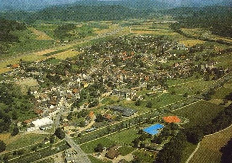 Aerofoto Šveitsi Glattfeldeni külast